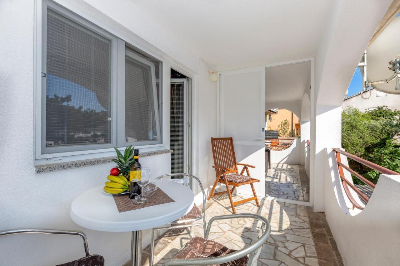 Apartmani Luky Карлобаг Экстерьер фото