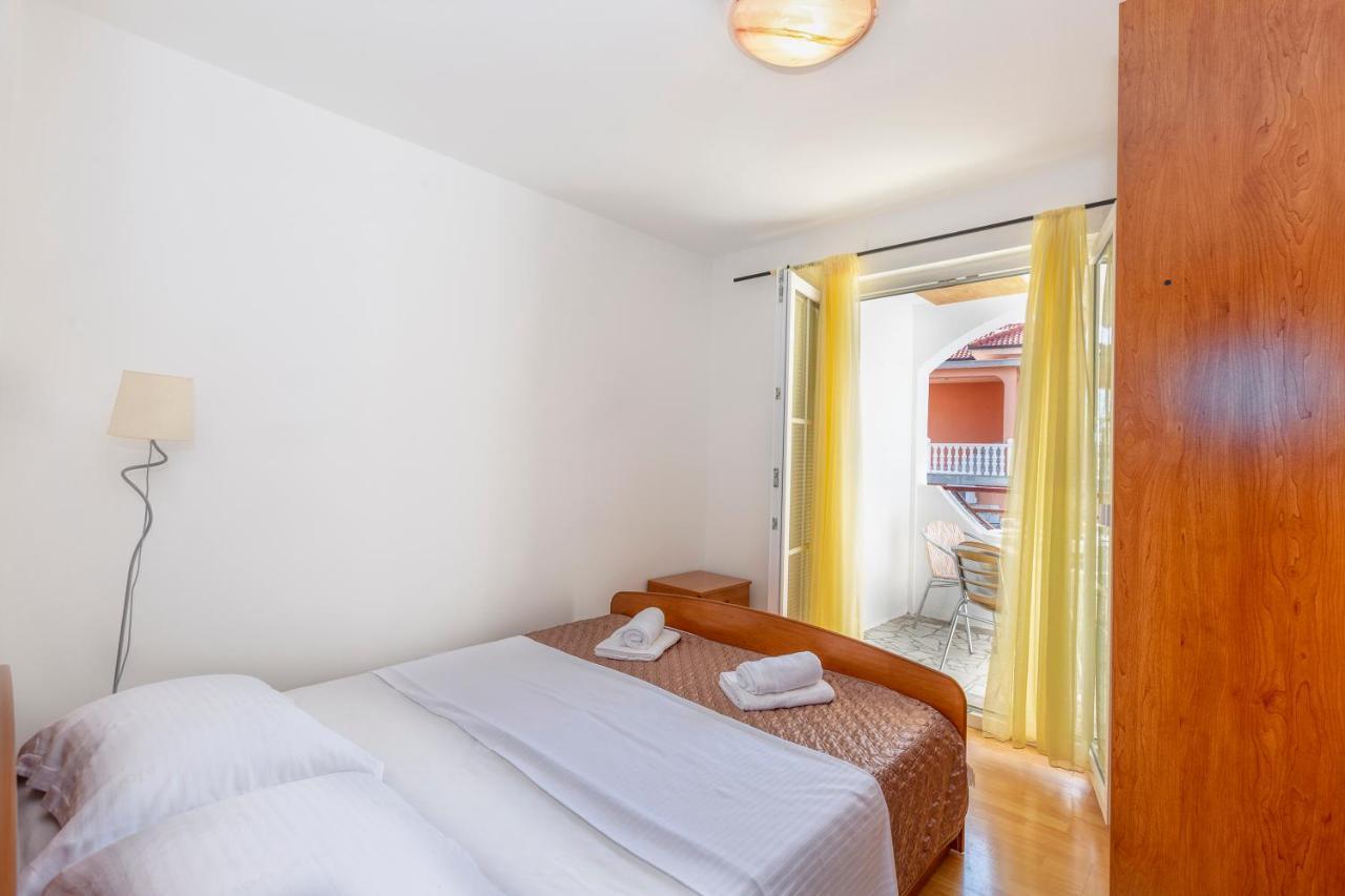 Apartmani Luky Карлобаг Экстерьер фото