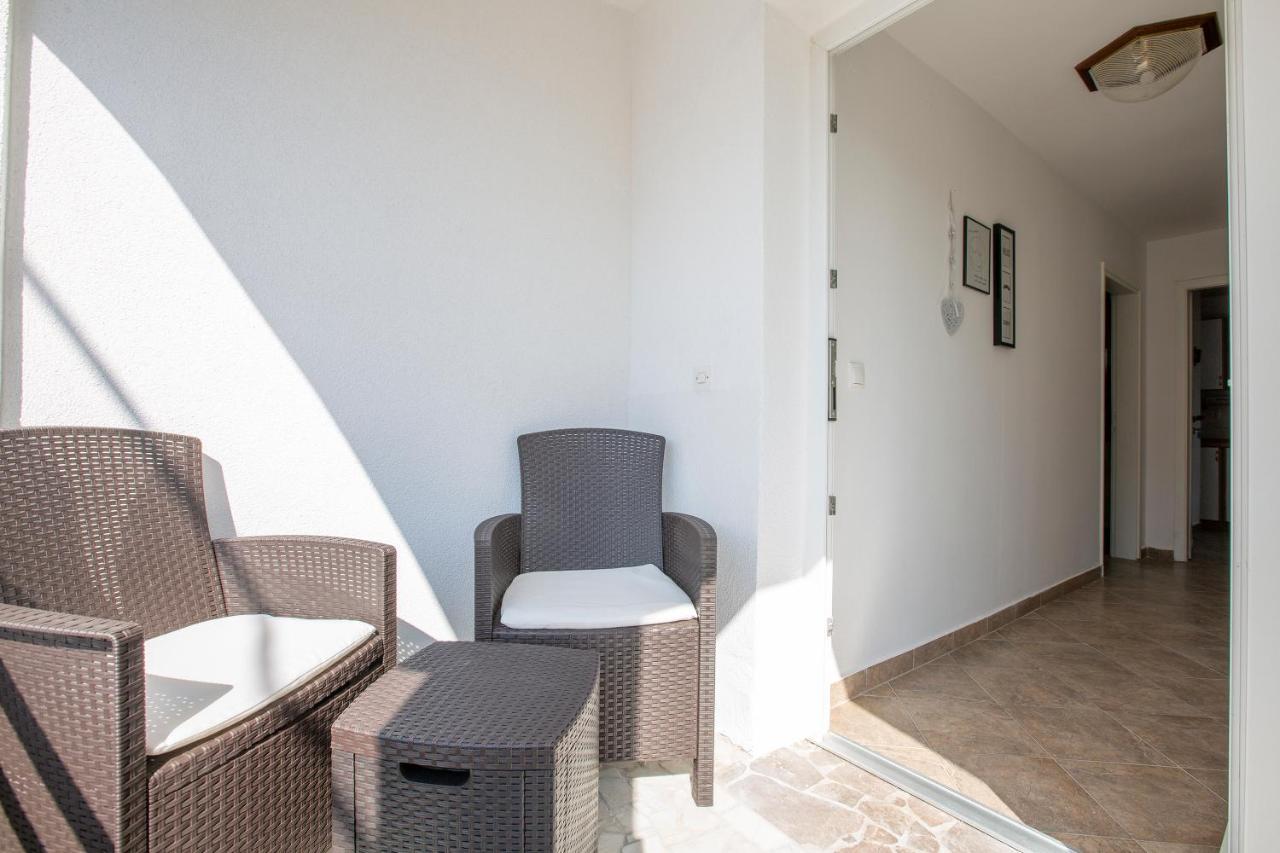 Apartmani Luky Карлобаг Экстерьер фото